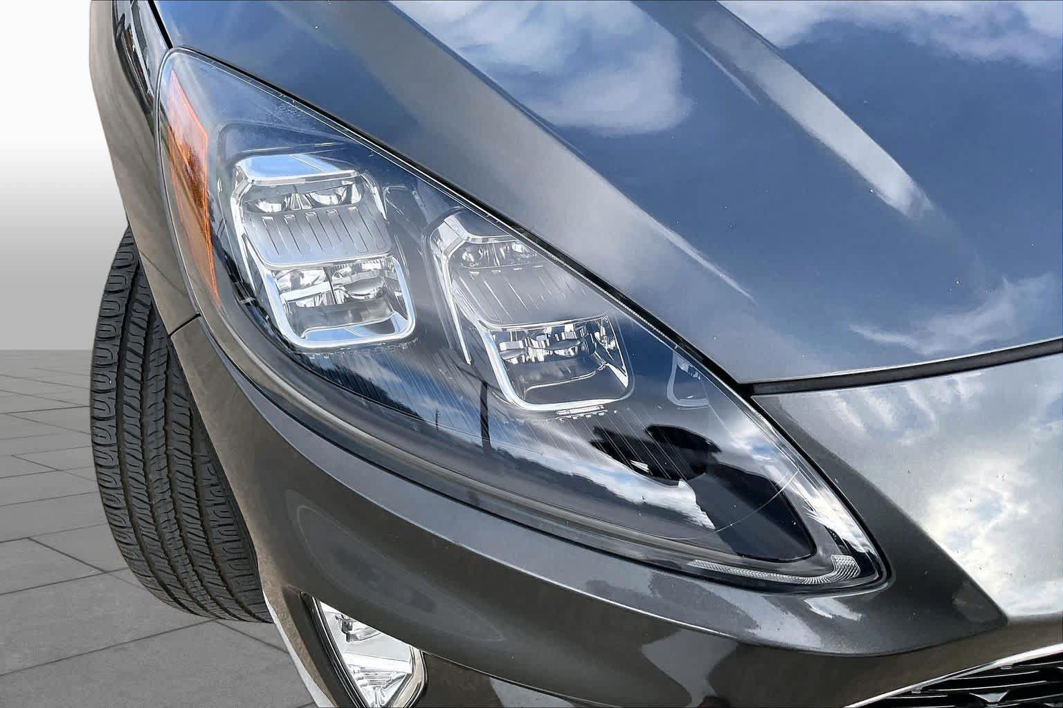 Used 2020 Ford Escape Titanium FWD image 26