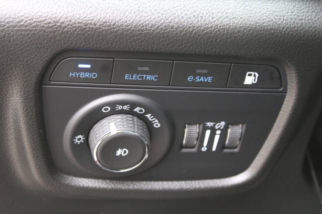 Used 2023 Jeep Grand Cherokee 30th Anniversary AWD/4WD image 12