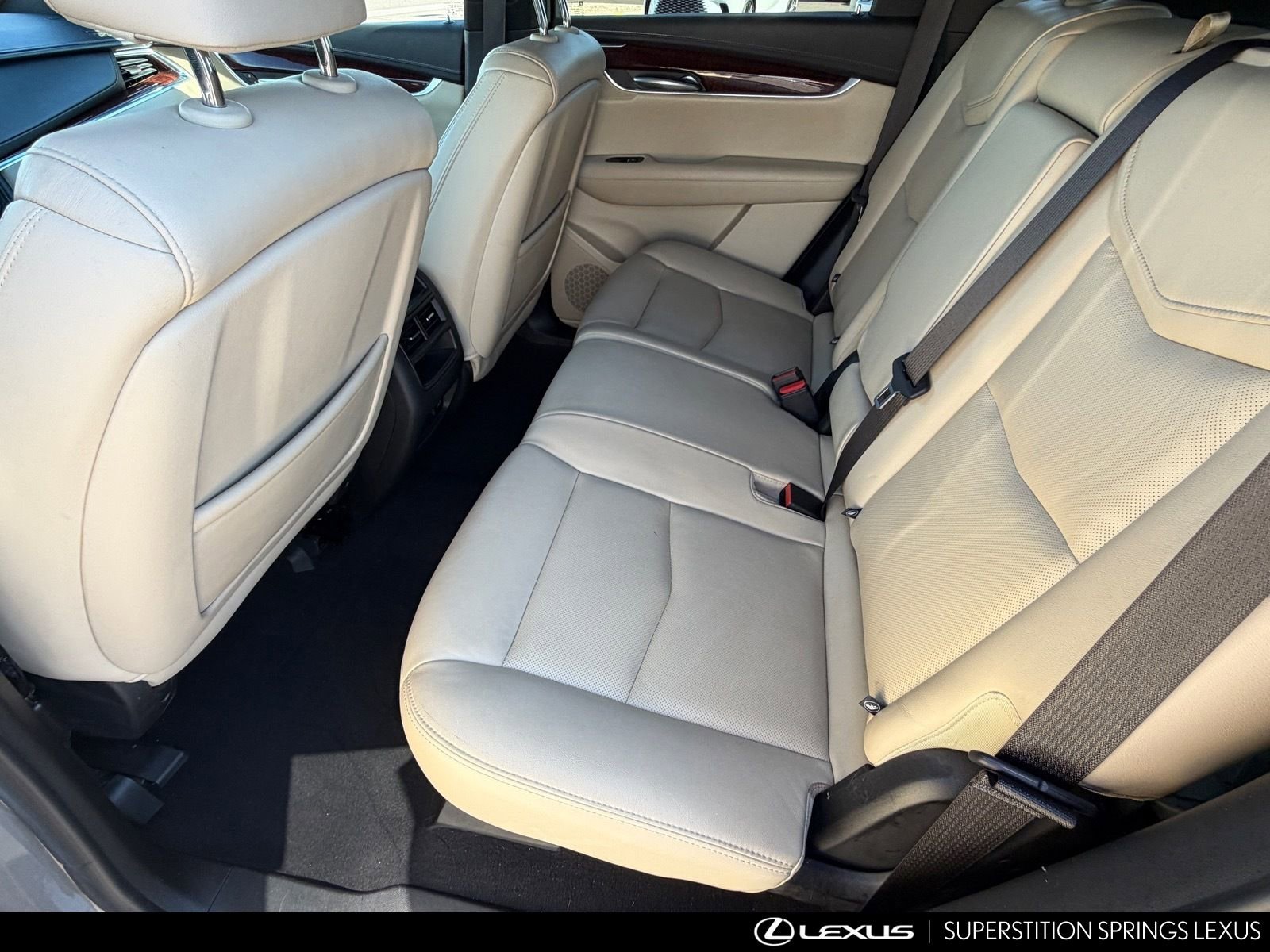 Used 2018 Cadillac XT5 Luxury w/ Driver Awareness Package image 14