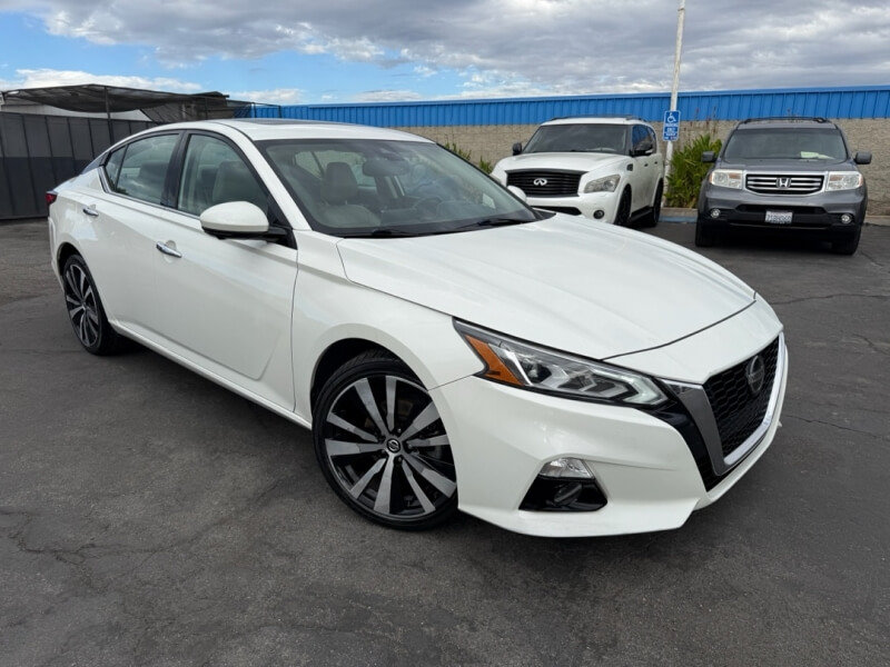 Used 2019 Nissan Altima 2.5 Platinum AWD/4WD image 1