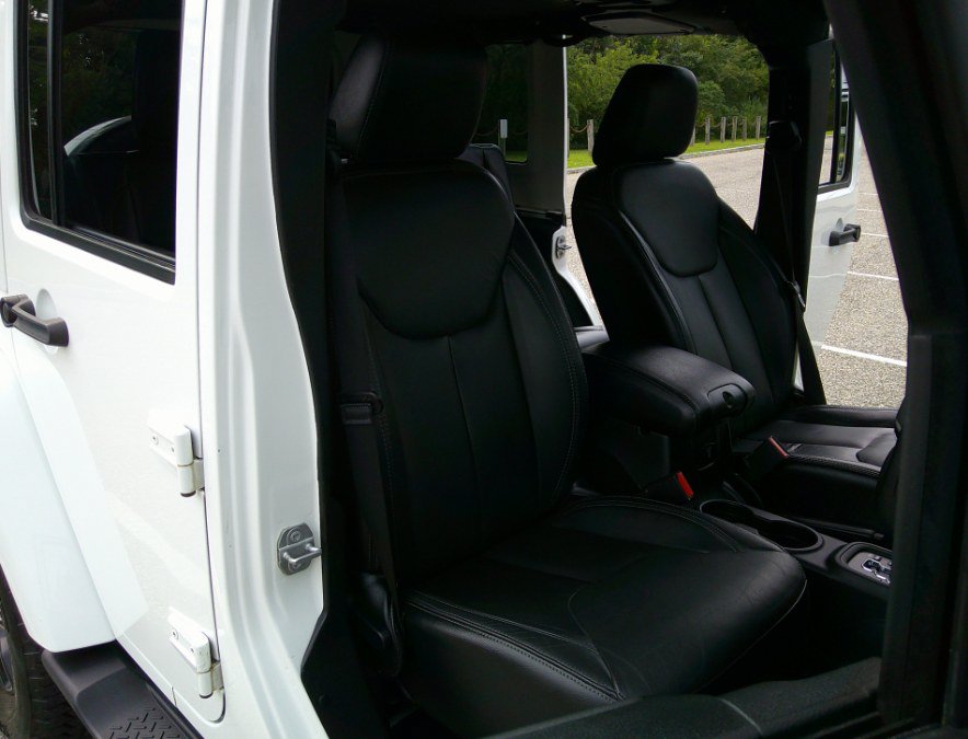 Used 2018 Jeep Wrangler Unlimited Sahara AWD/4WD image 42