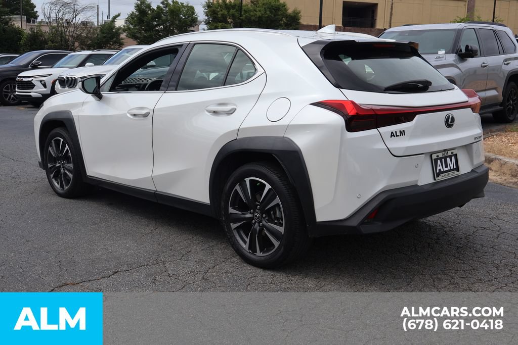 Used 2021 Lexus UX 200 w/ Accessory Package (Z2) FWD image 9