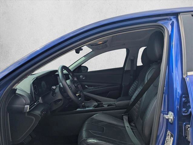 Used 2023 Hyundai Elantra Limited image 13