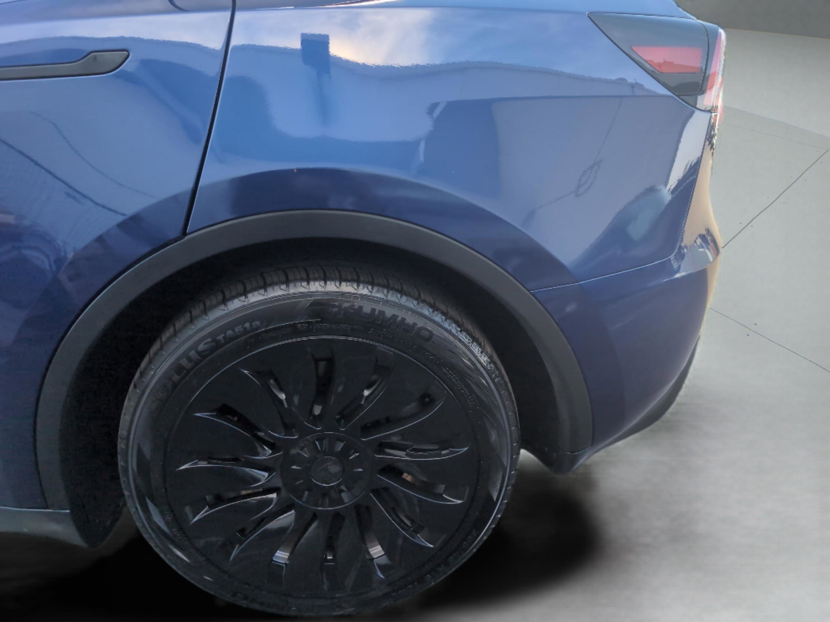 Used 2023 Tesla Model Y Long Range image 11