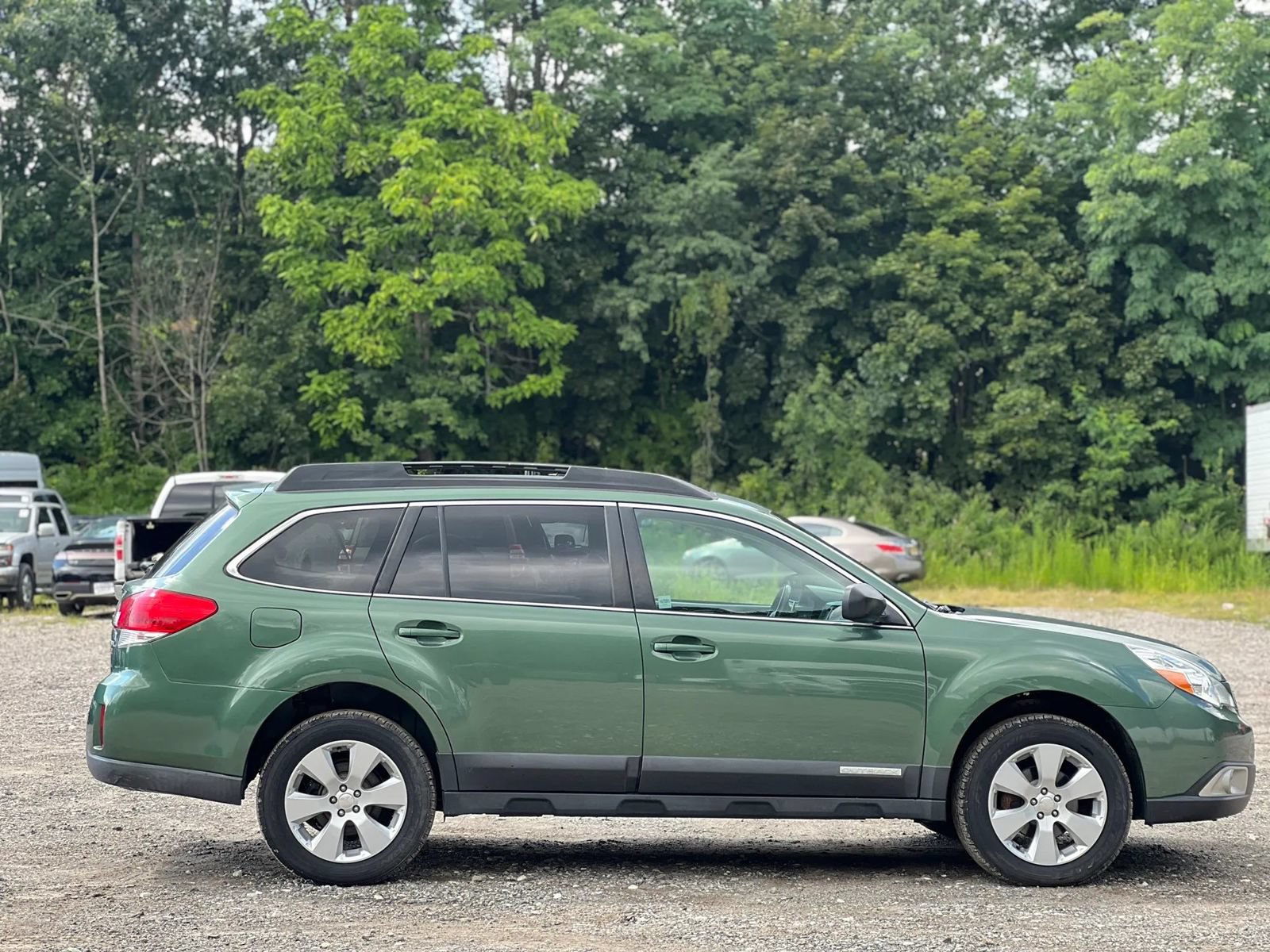 Used 2010 Subaru Outback 2.5i Limited AWD/4WD image 7