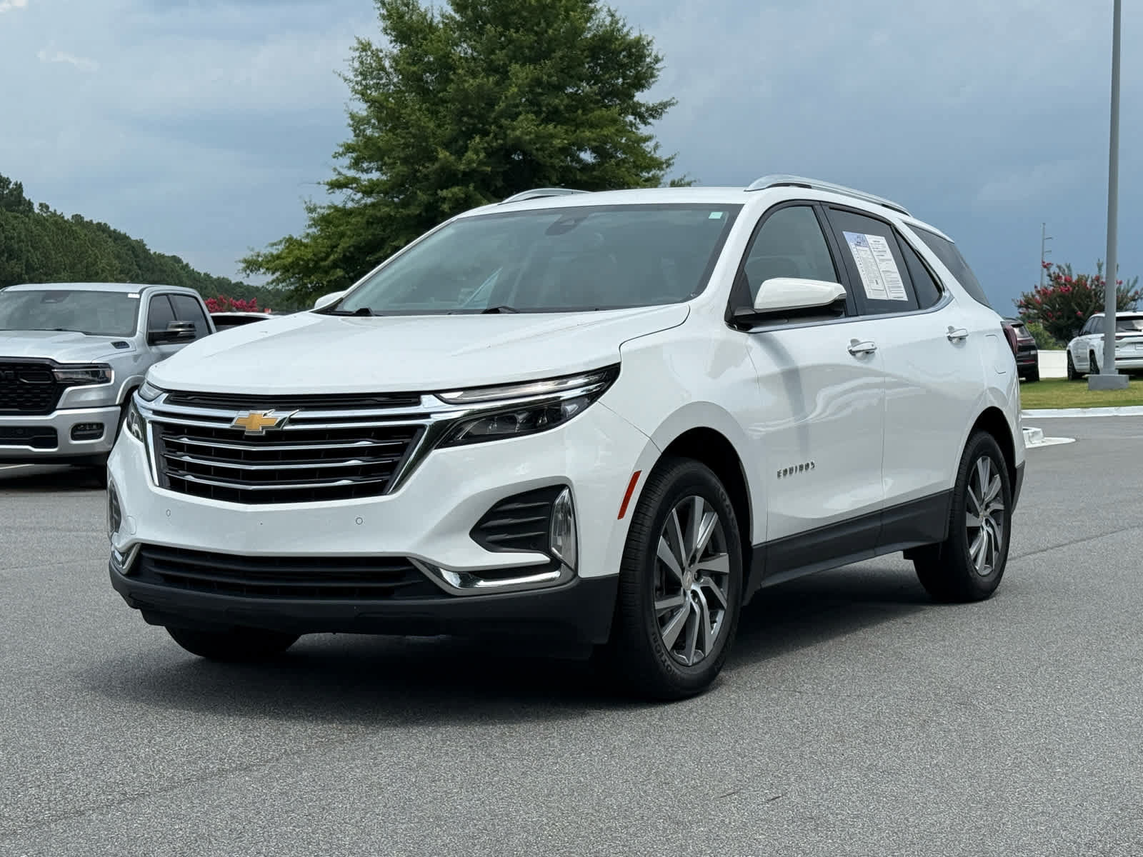 Used 2022 Chevrolet Equinox Premier AWD/4WD video 1