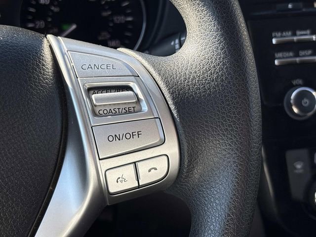 Used 2015 Nissan Rogue SV image 31