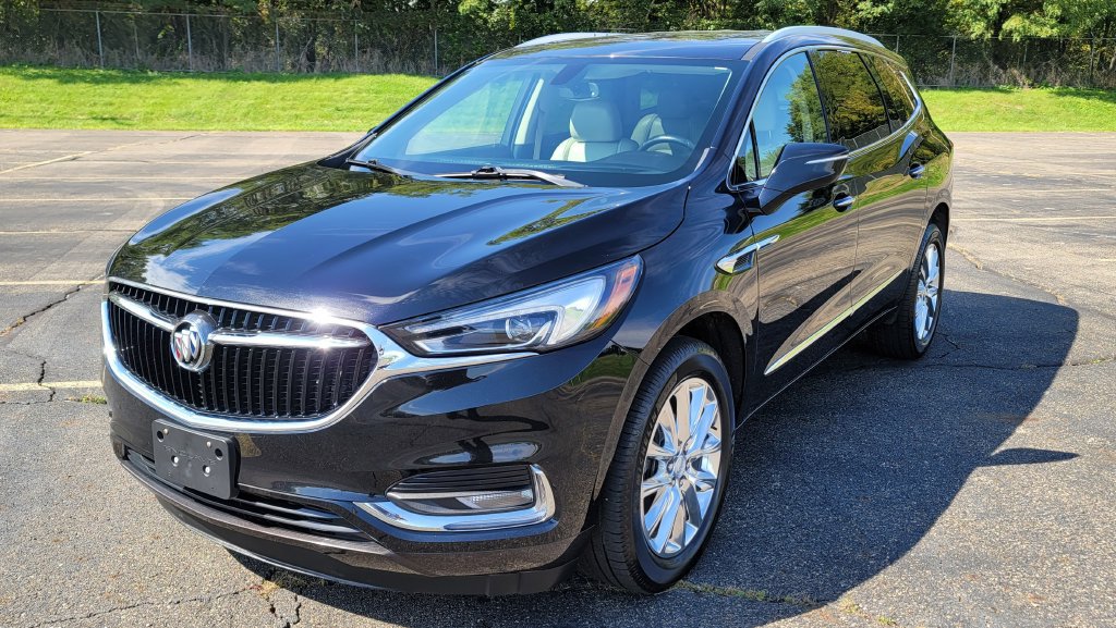 Used 2021 Buick Enclave Essence w/ Sound and Sites Package AWD/4WD image 3