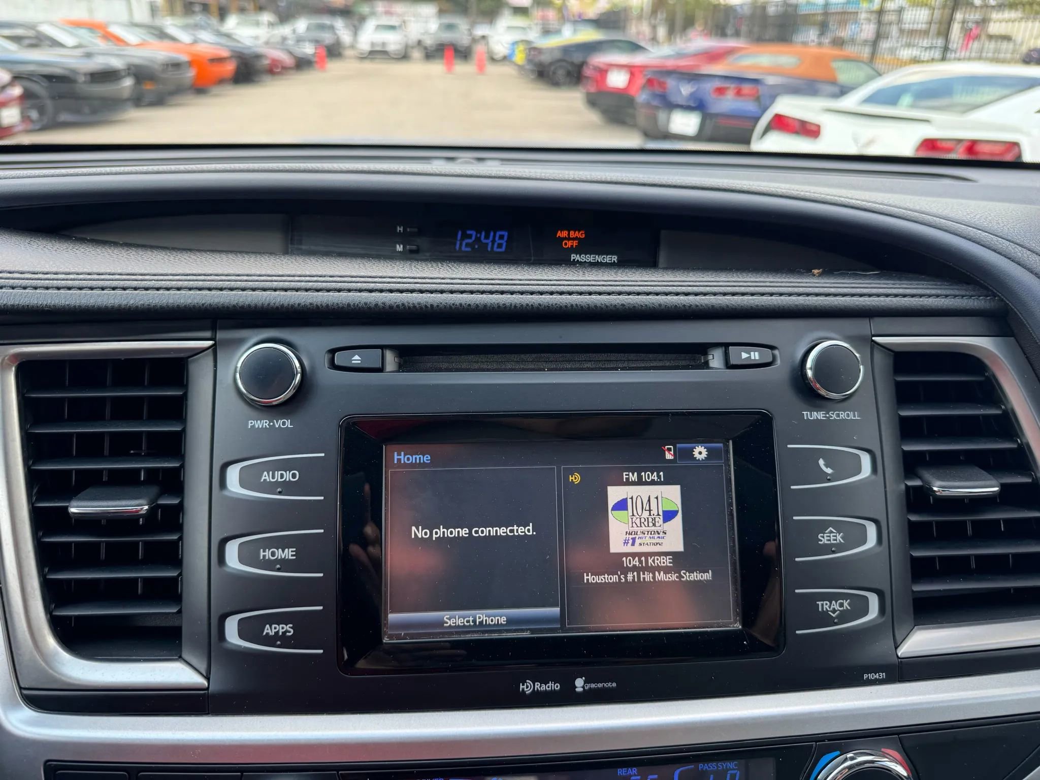 Used 2015 Toyota Highlander LE image 35