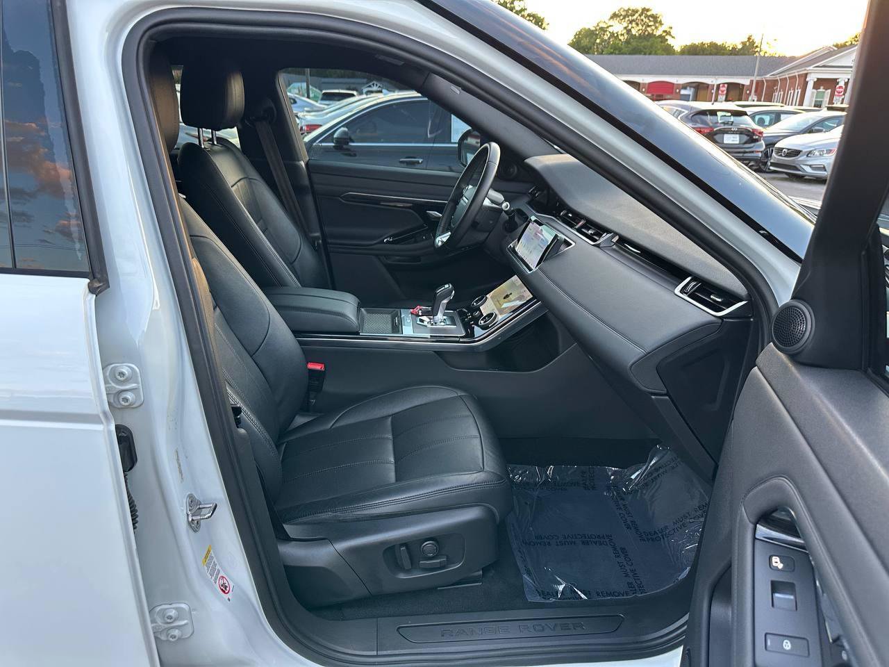 Used 2020 Land Rover Range Rover Evoque SE AWD/4WD image 26
