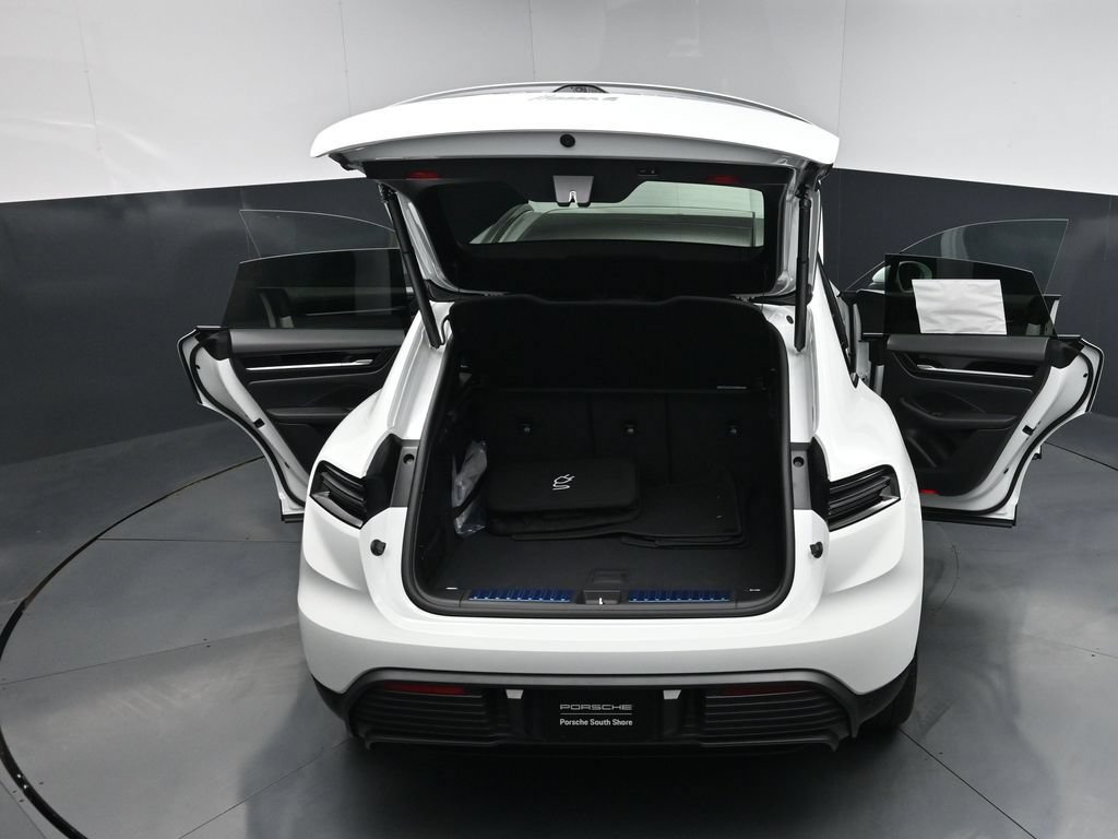 New 2026 Porsche Macan 4 Electric AWD/4WD image 31