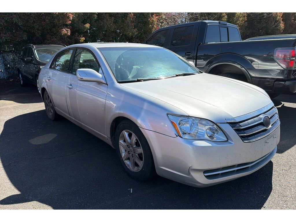 Used 2005 Toyota Avalon XL image 2