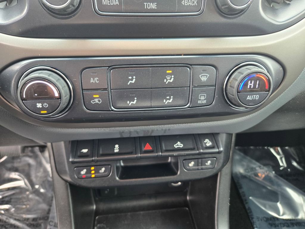 Used 2016 Chevrolet Colorado Z71 image 16