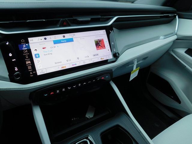 New 2026 Jeep Cherokee Limited image 28