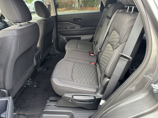 Used 2024 Nissan Pathfinder S image 14