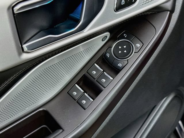 Used 2020 Ford Explorer Platinum w/ Premium Technology Package AWD/4WD image 18