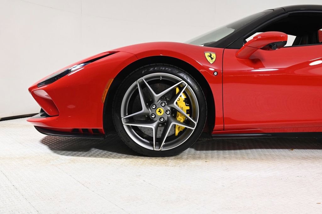Used 2022 Ferrari F8 Tributo image 31