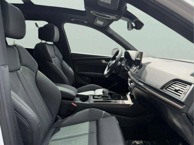 Certified 2025 Audi Q5 e Premium Plus w/ Premium Plus Package AWD/4WD image 31