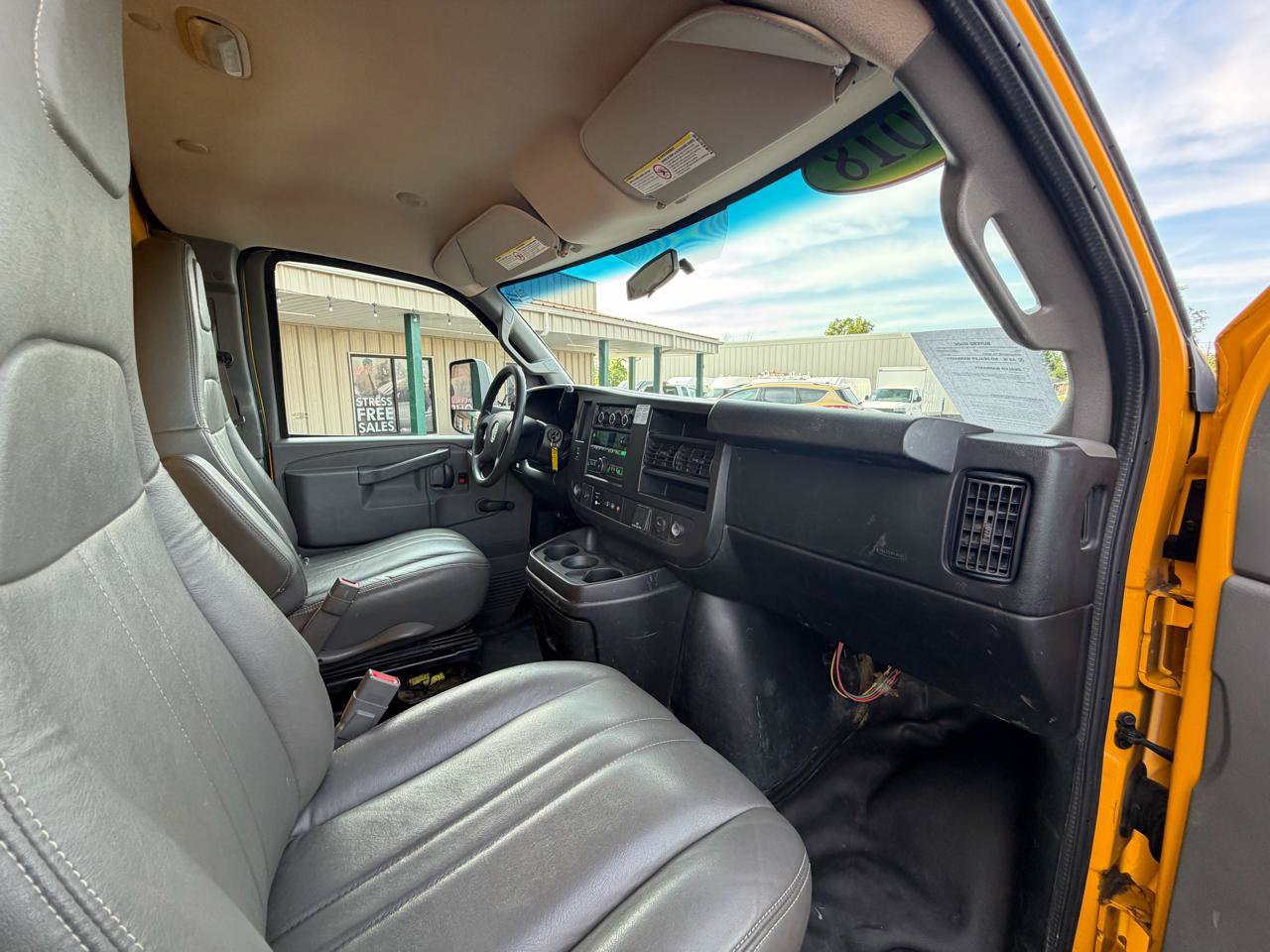 Used 2018 GMC Savana 3500 Extended w/ Driver Convenience Package RWD image 12