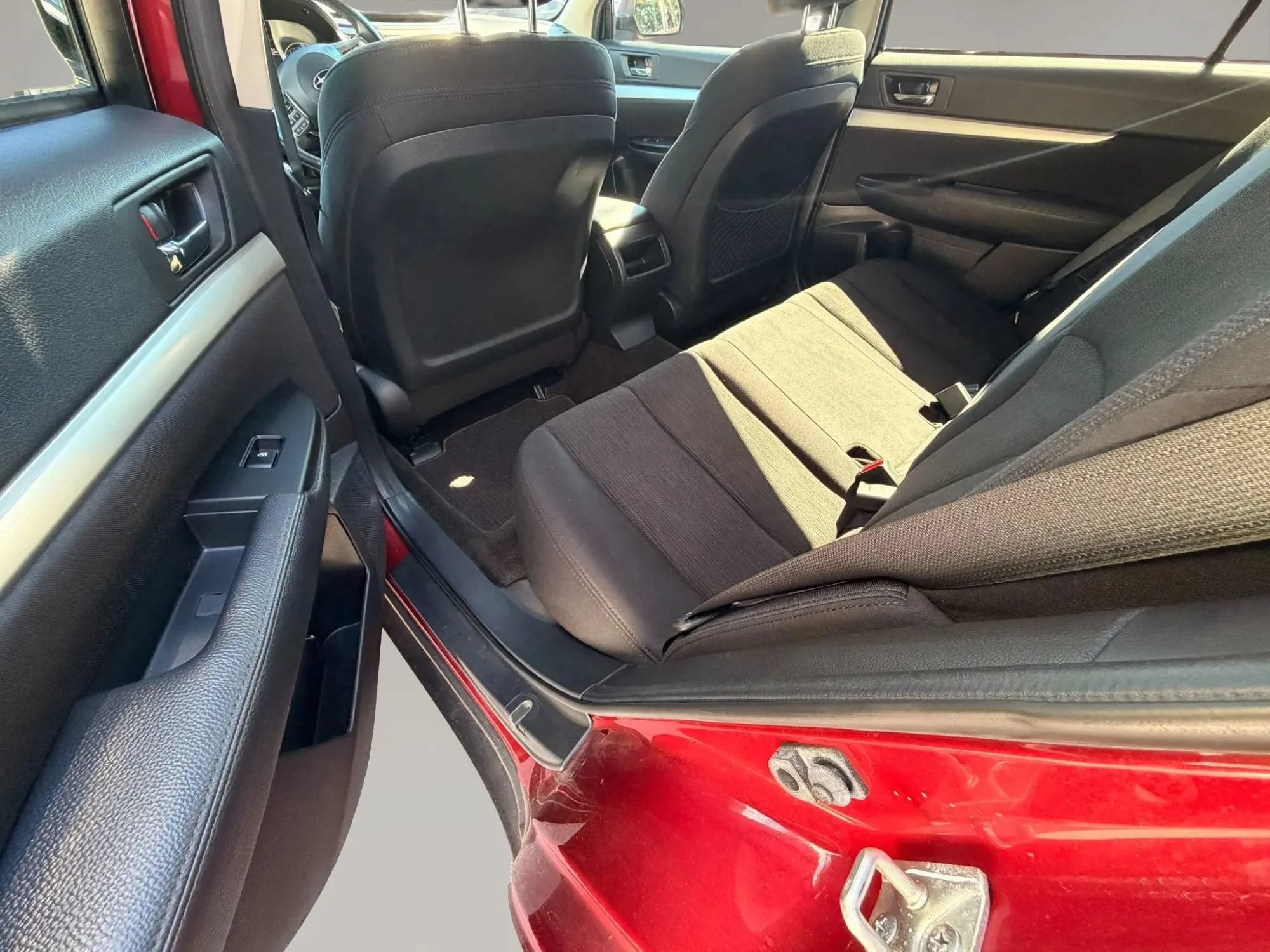 Used 2013 Subaru Outback 2.5i Premium w/ All-Weather Pkg AWD/4WD image 10