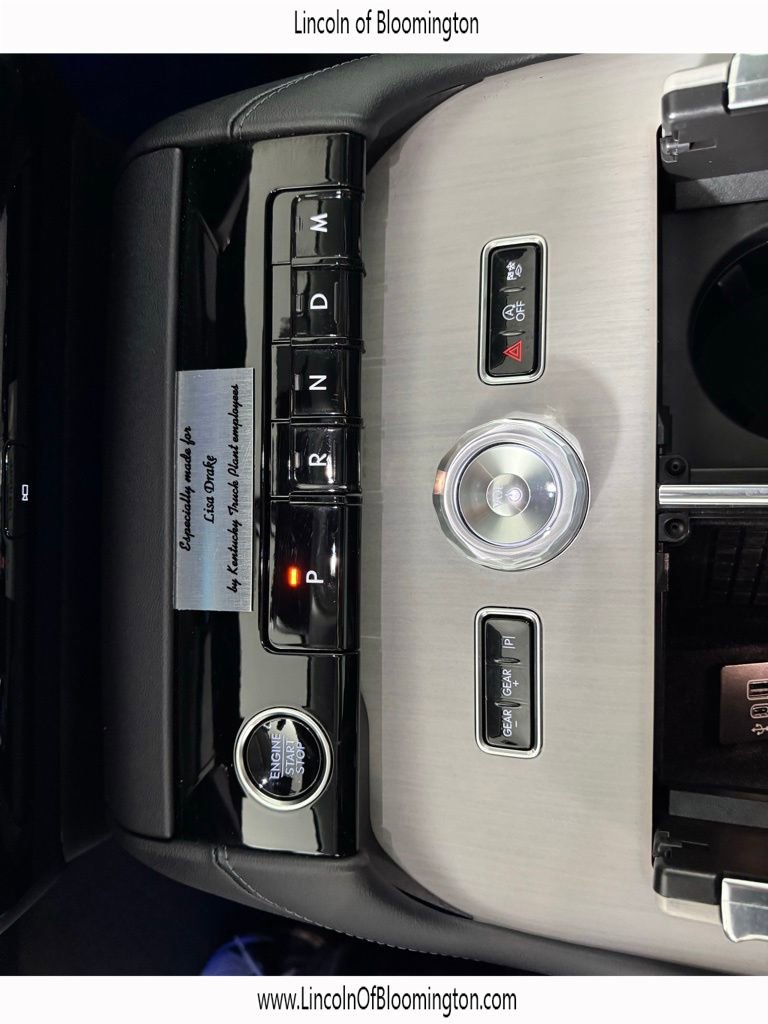 Used 2025 Lincoln Navigator L Reserve image 37