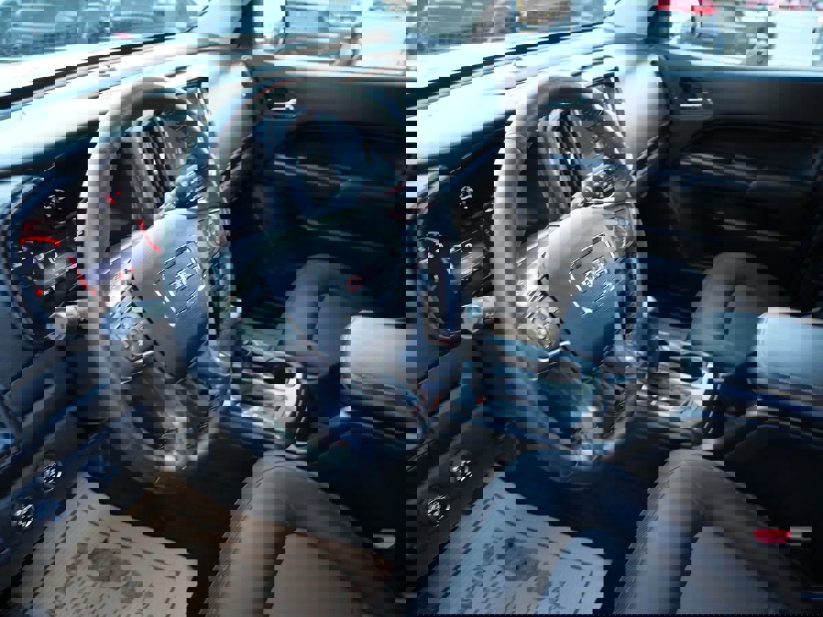 Used 2015 GMC Canyon SLE w/ All-Terrain Package image 12