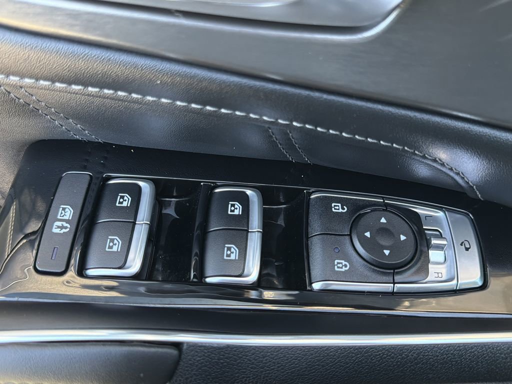 Used 2023 Kia Sorento SX image 17