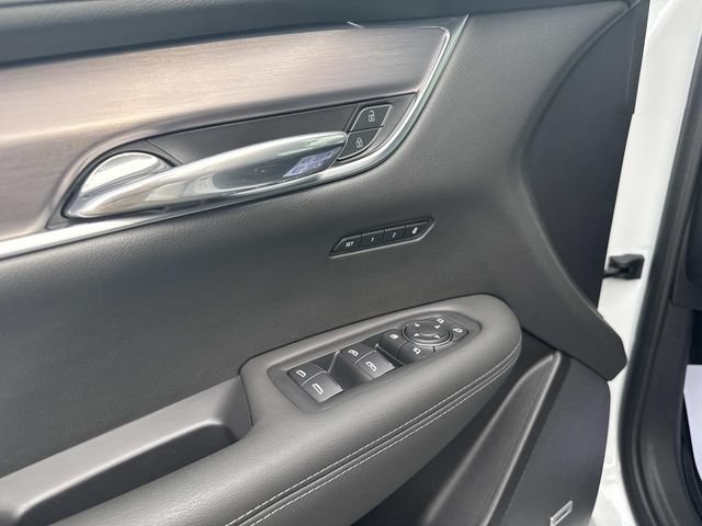 Certified 2024 Cadillac XT6 Luxury w/ LPO, Floor Liner Package AWD/4WD image 17