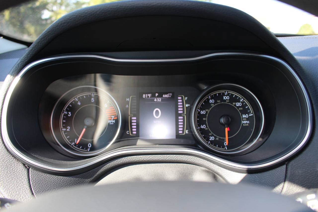 Used 2020 Jeep Cherokee Latitude FWD image 21