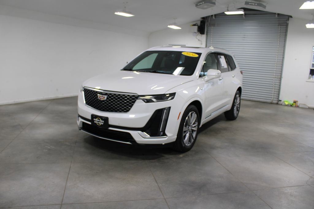 Used 2024 Cadillac XT6 Premium Luxury image 4