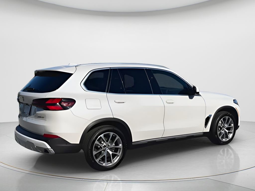 New 2026 BMW X5 xDrive40i w/ Parking Assistance Package image 8