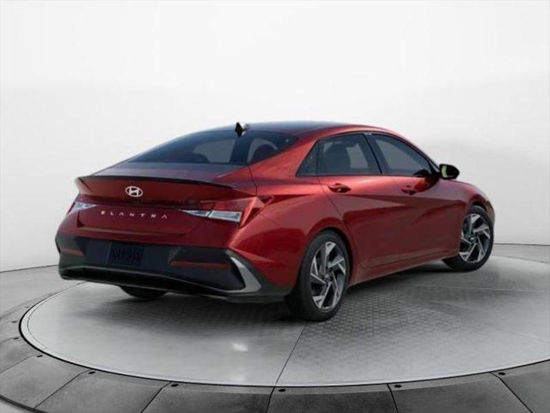 New 2026 Hyundai Elantra SEL Sport Premium image 4
