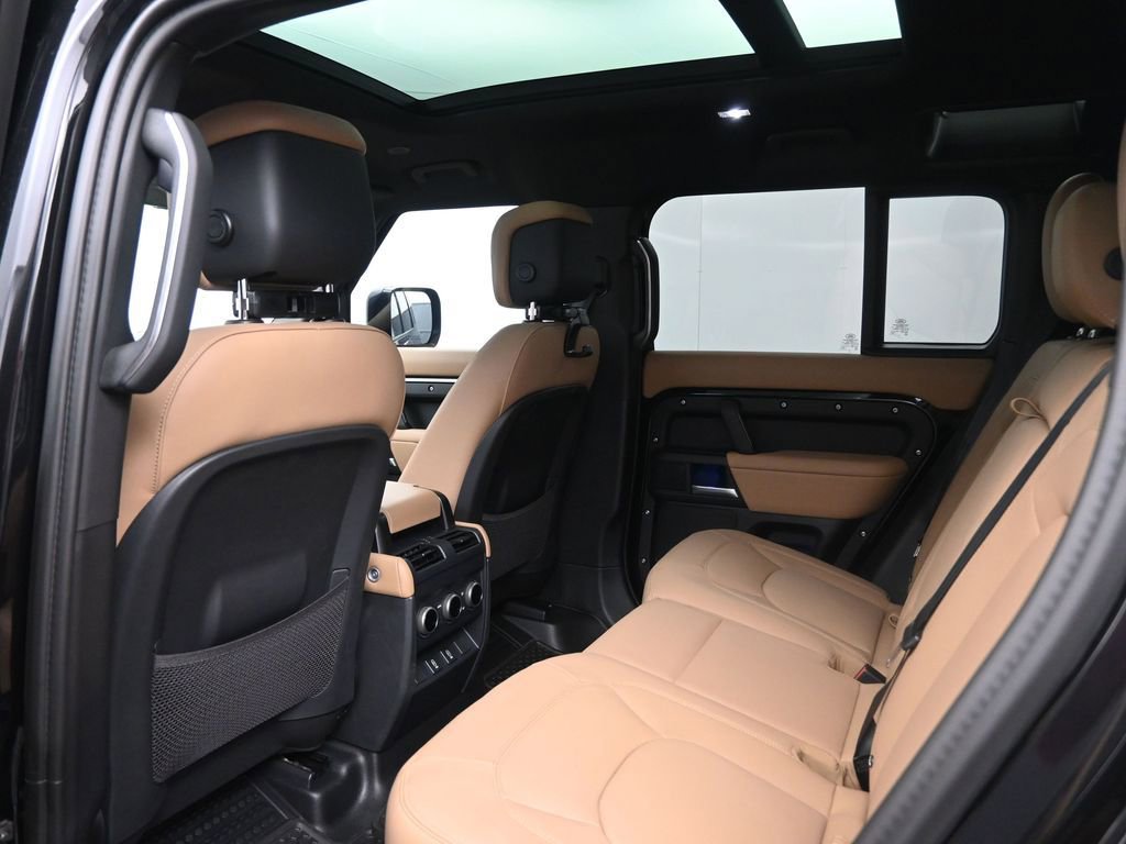 Used 2026 Land Rover Defender 110 X-Dynamic SE image 28