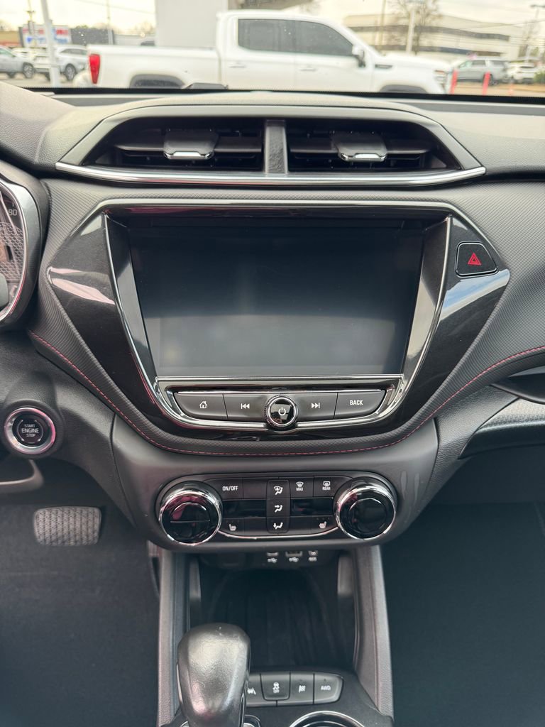 Used 2023 Chevrolet TrailBlazer RS w/ Sun and Liftgate Package image 23