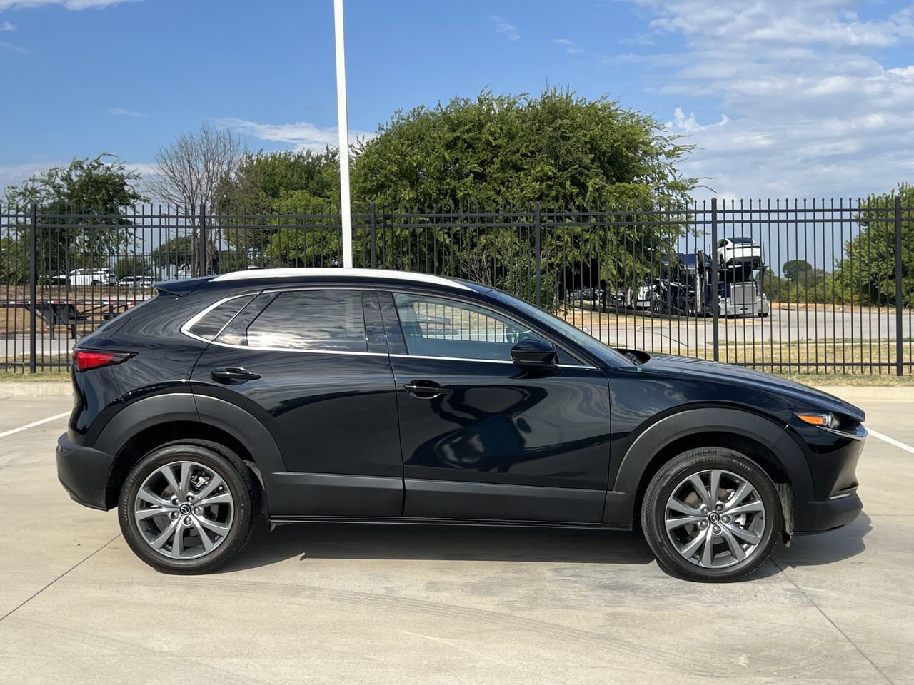 Used 2025 MAZDA CX-30 AWD 2.5 S w/ Premium Package image 3