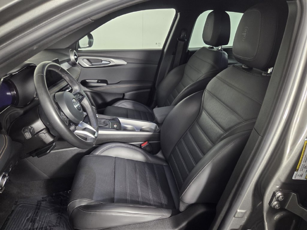 Used 2025 Alfa Romeo Tonale w/ Premium Package AWD/4WD image 9