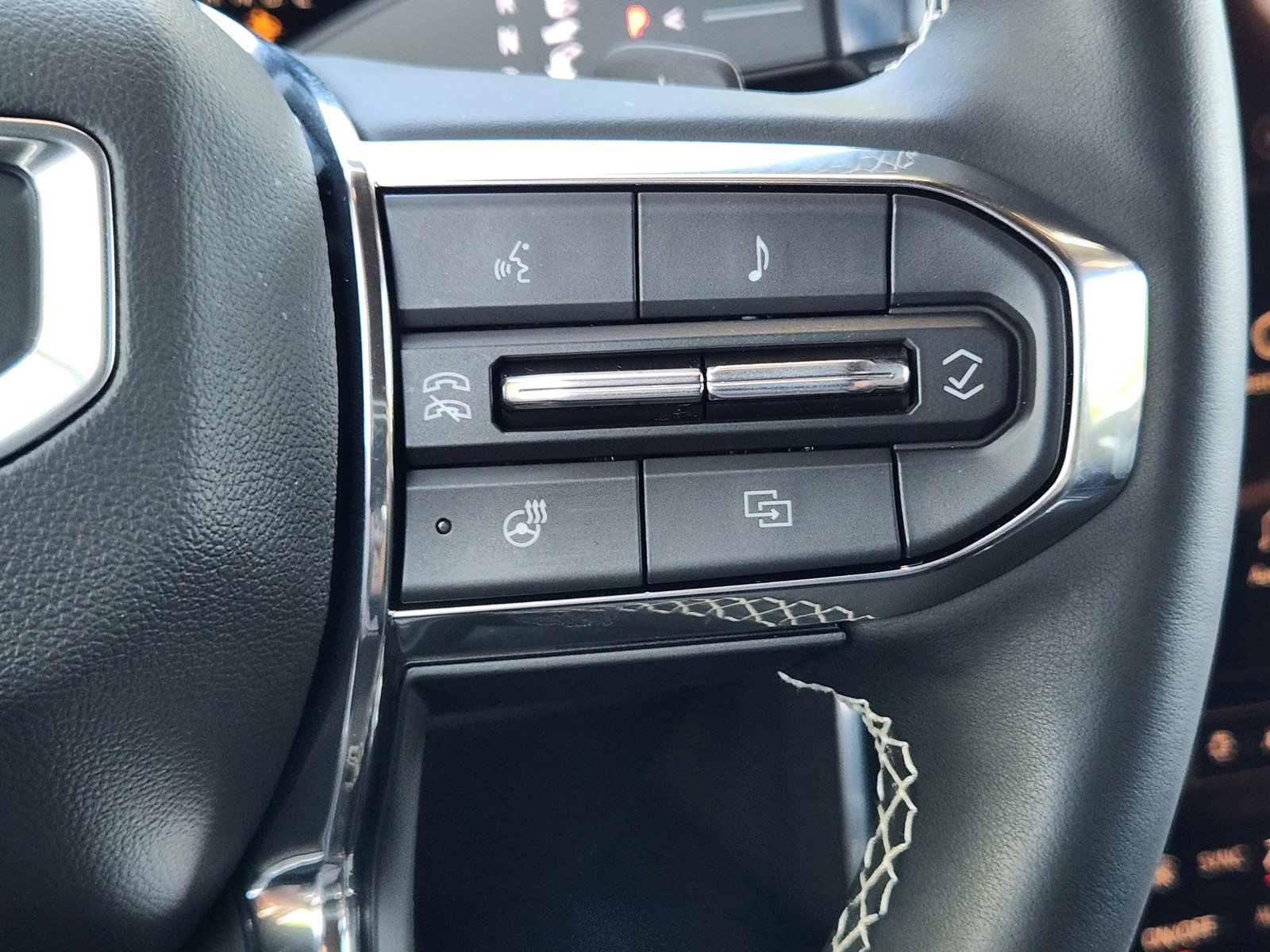Used 2025 GMC Acadia Denali w/ LPO, Floor Liner Package image 24