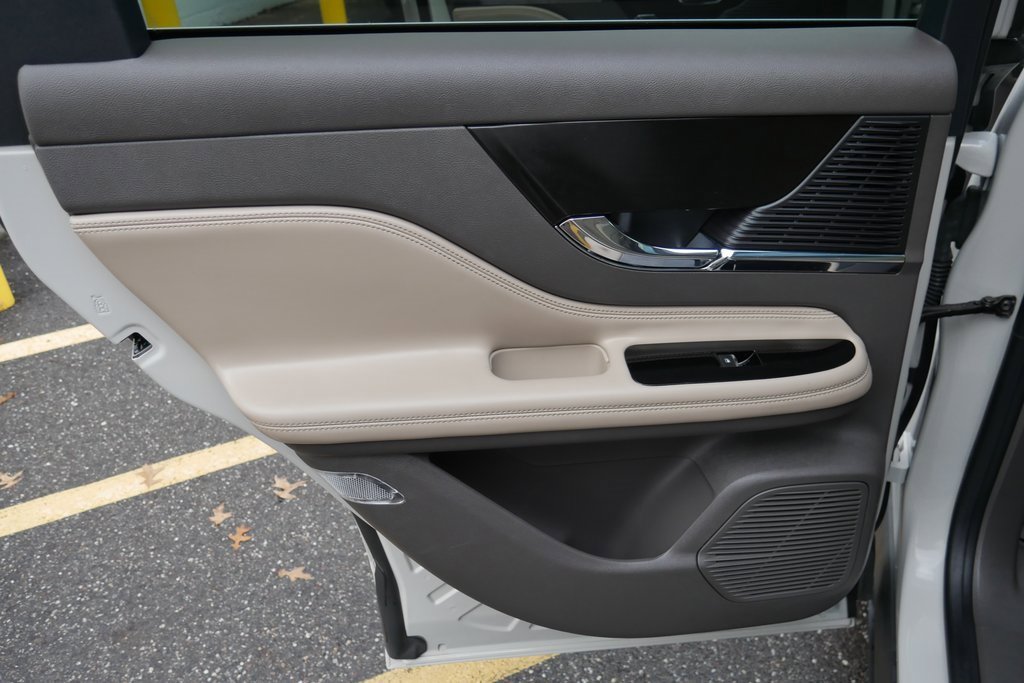 Used 2022 Lincoln Corsair Reserve w/ Equipment Group 201A image 33