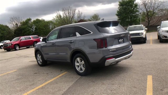 New 2025 Kia Sorento LX image 9