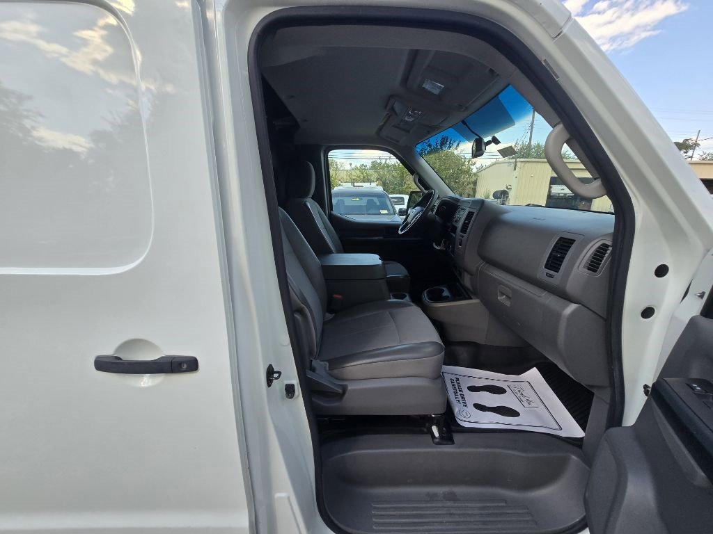 Used 2015 Nissan NV 2500 SV w/ Side & Curtain Airbag Package image 16