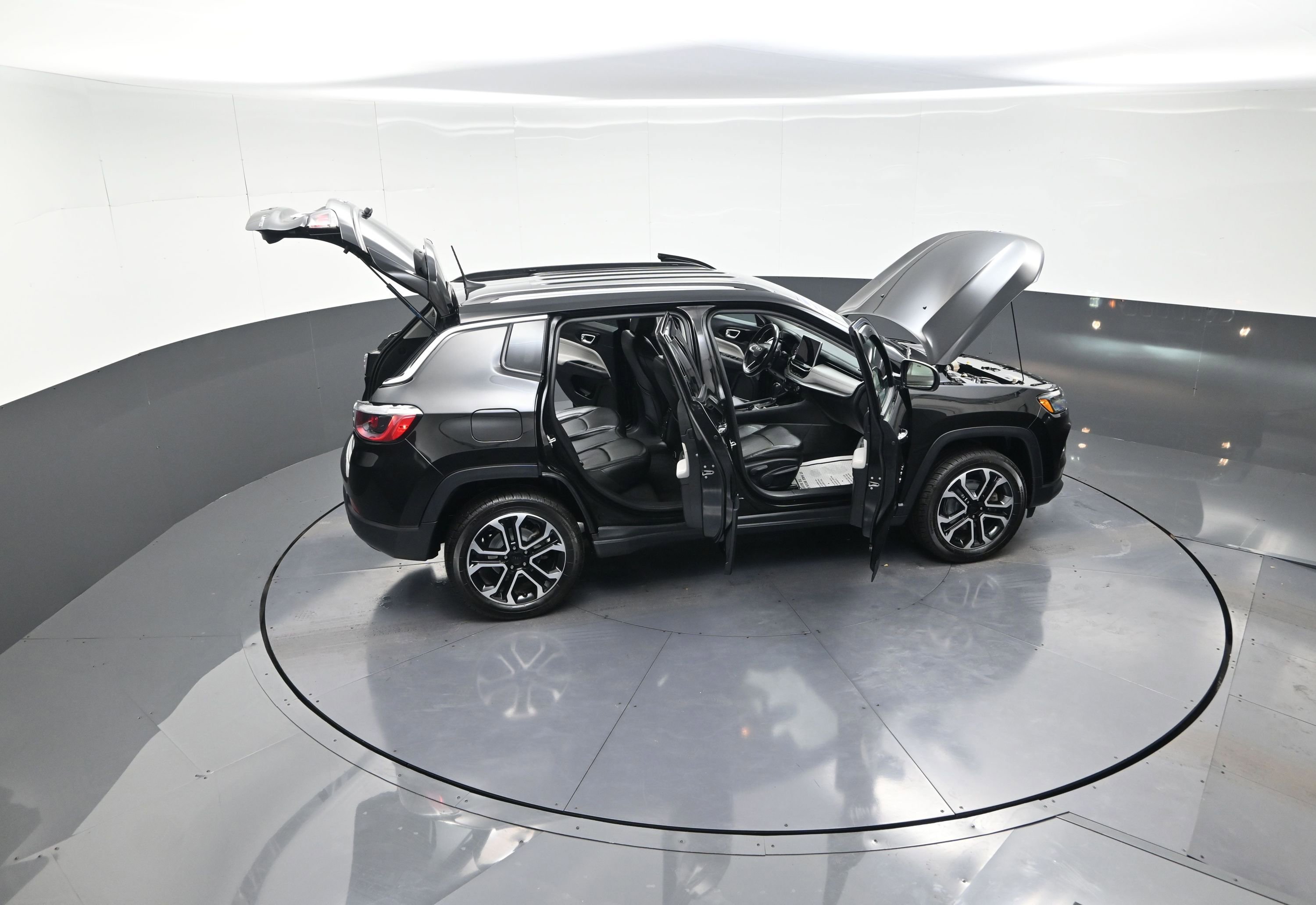 Used 2022 Jeep Compass Limited image 14