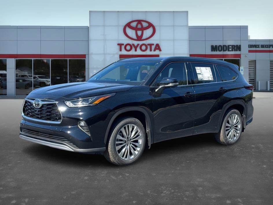 New 2026 Toyota Highlander Platinum image 1