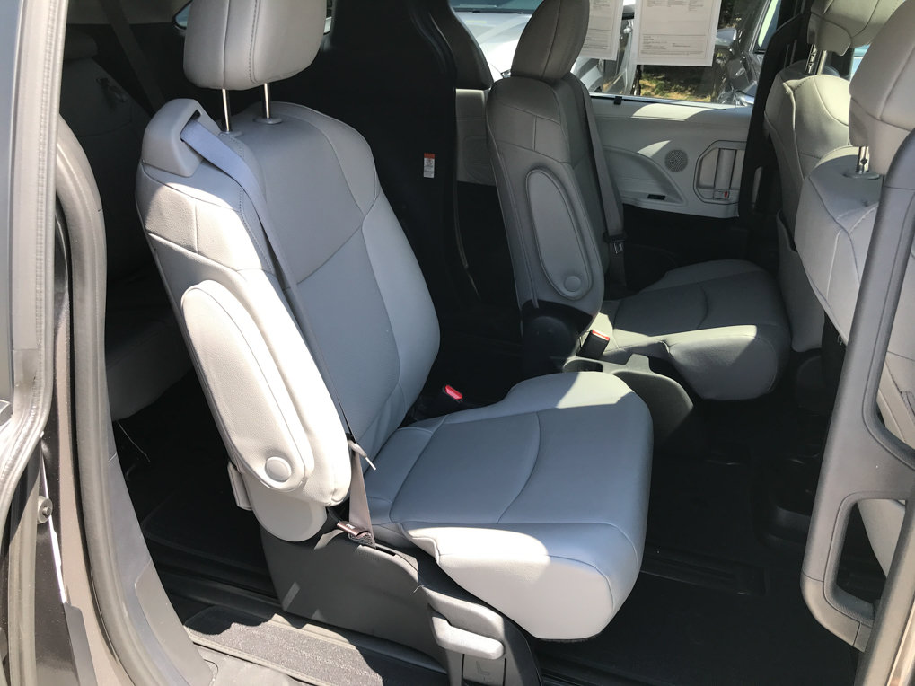 Certified 2025 Toyota Sienna XLE AWD/4WD image 28