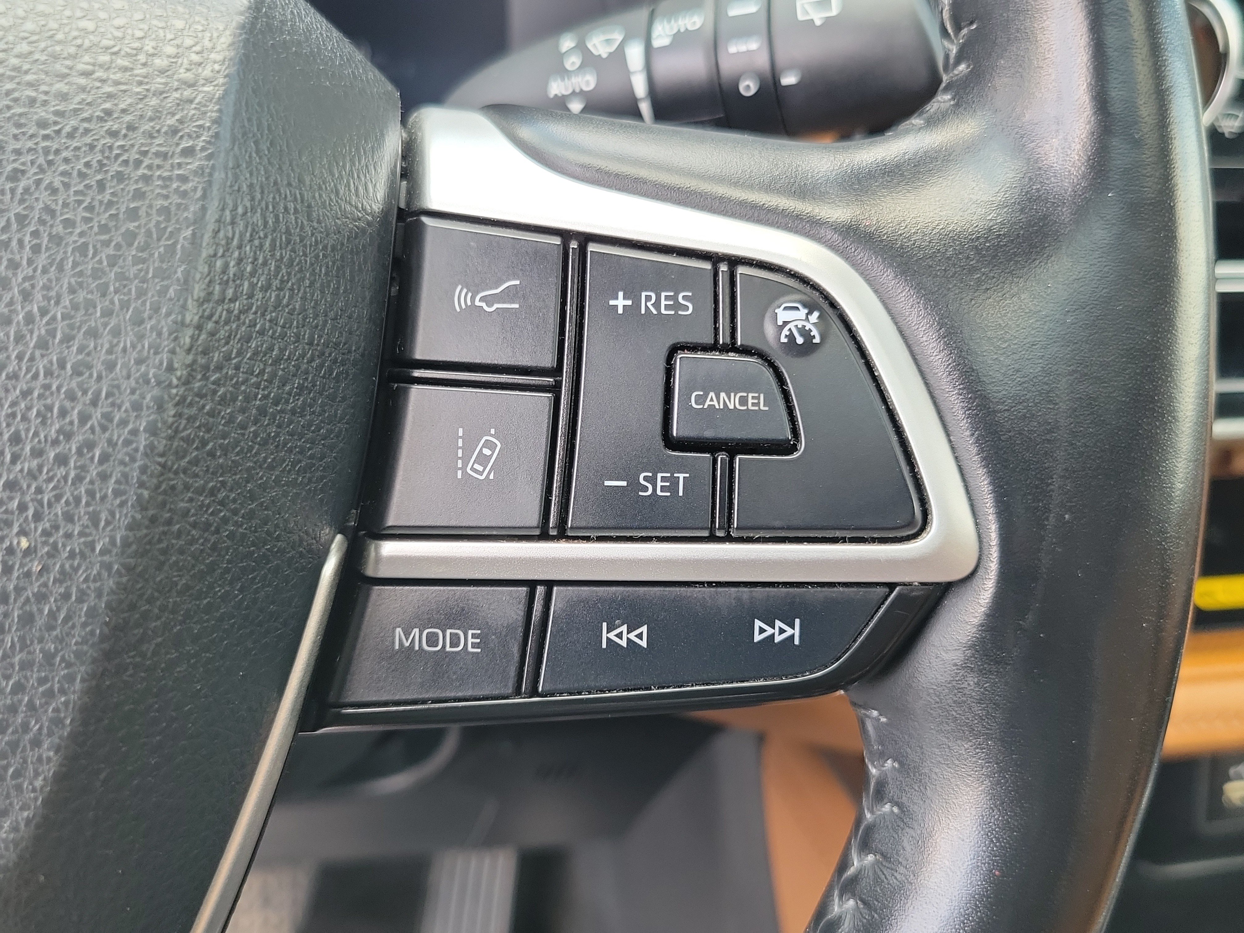 Used 2023 Toyota Highlander Platinum AWD/4WD image 27