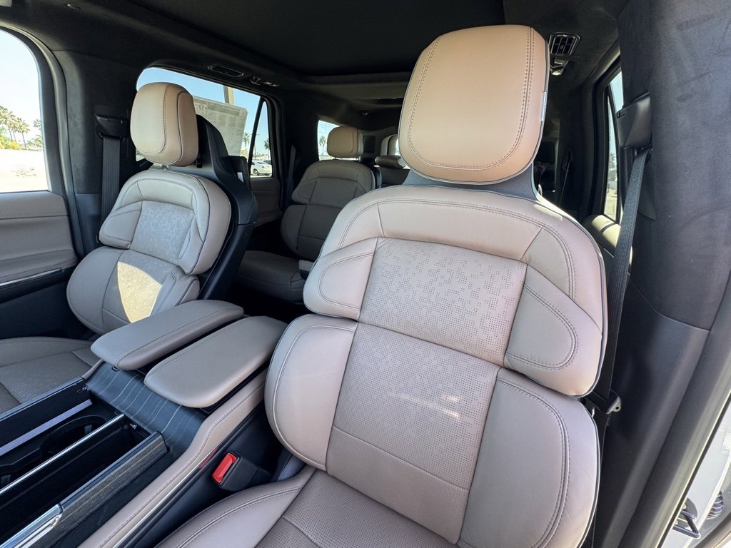 New 2025 Lincoln Navigator Black Label image 20