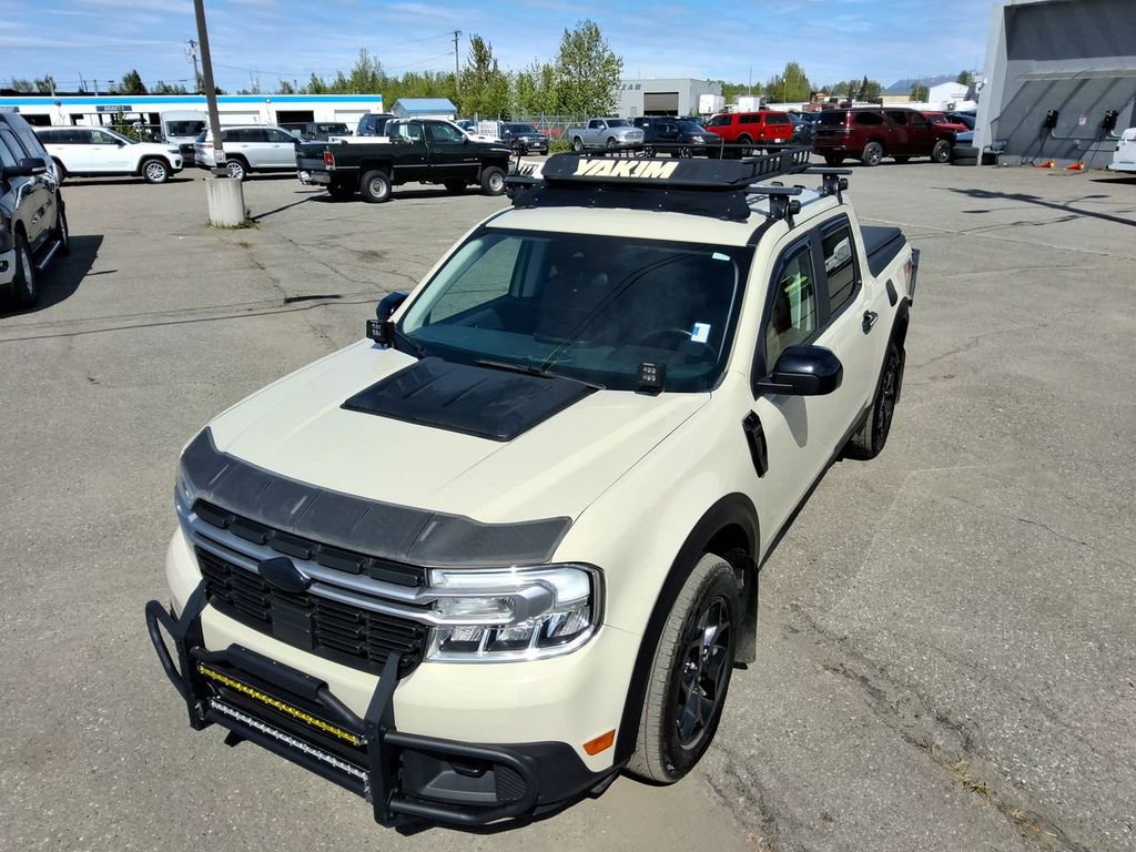 Used 2024 Ford Maverick Lariat w/ FX4 Off-Road Package AWD/4WD image 1