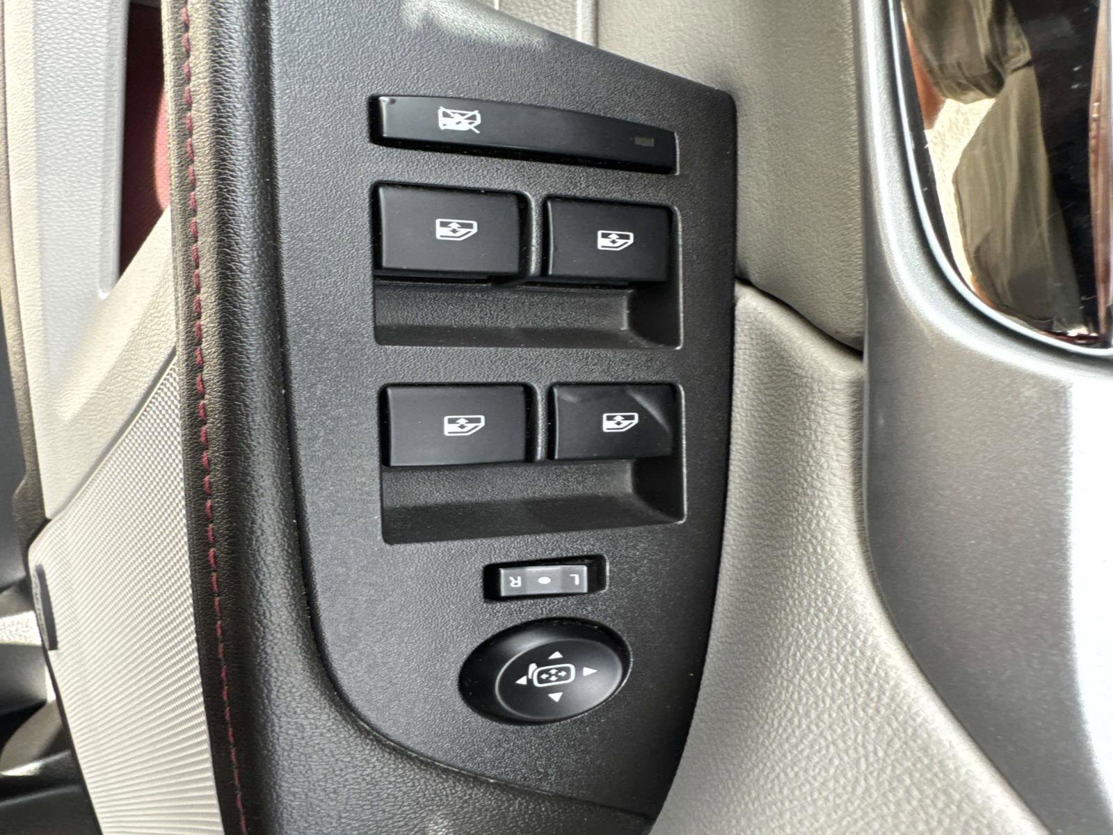 Used 2010 GMC Terrain SLE AWD/4WD image 20