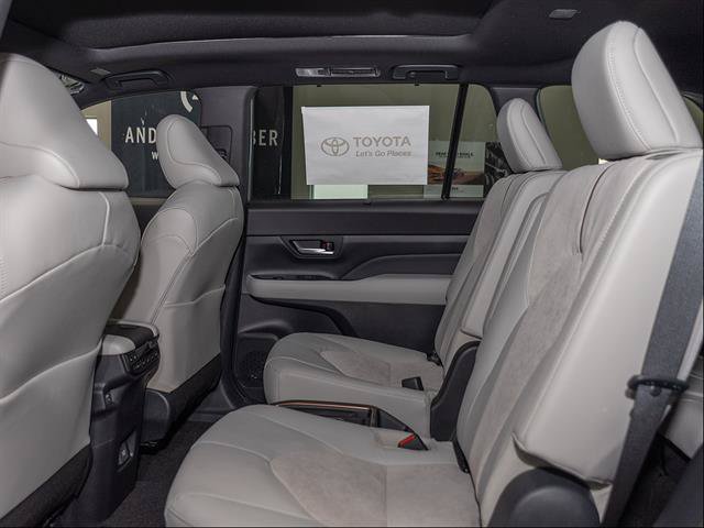 New 2026 Toyota Grand Highlander AWD Hybrid image 20