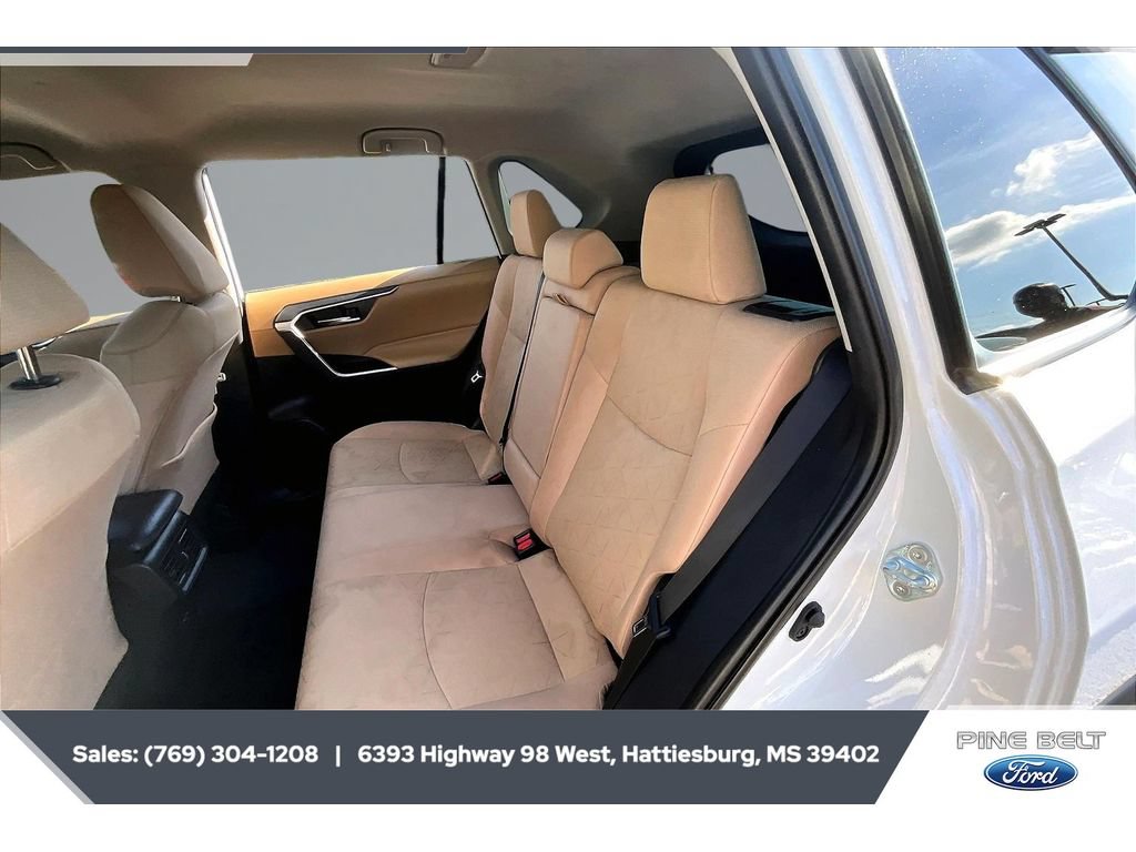 Used 2024 Toyota RAV4 XLE FWD image 19