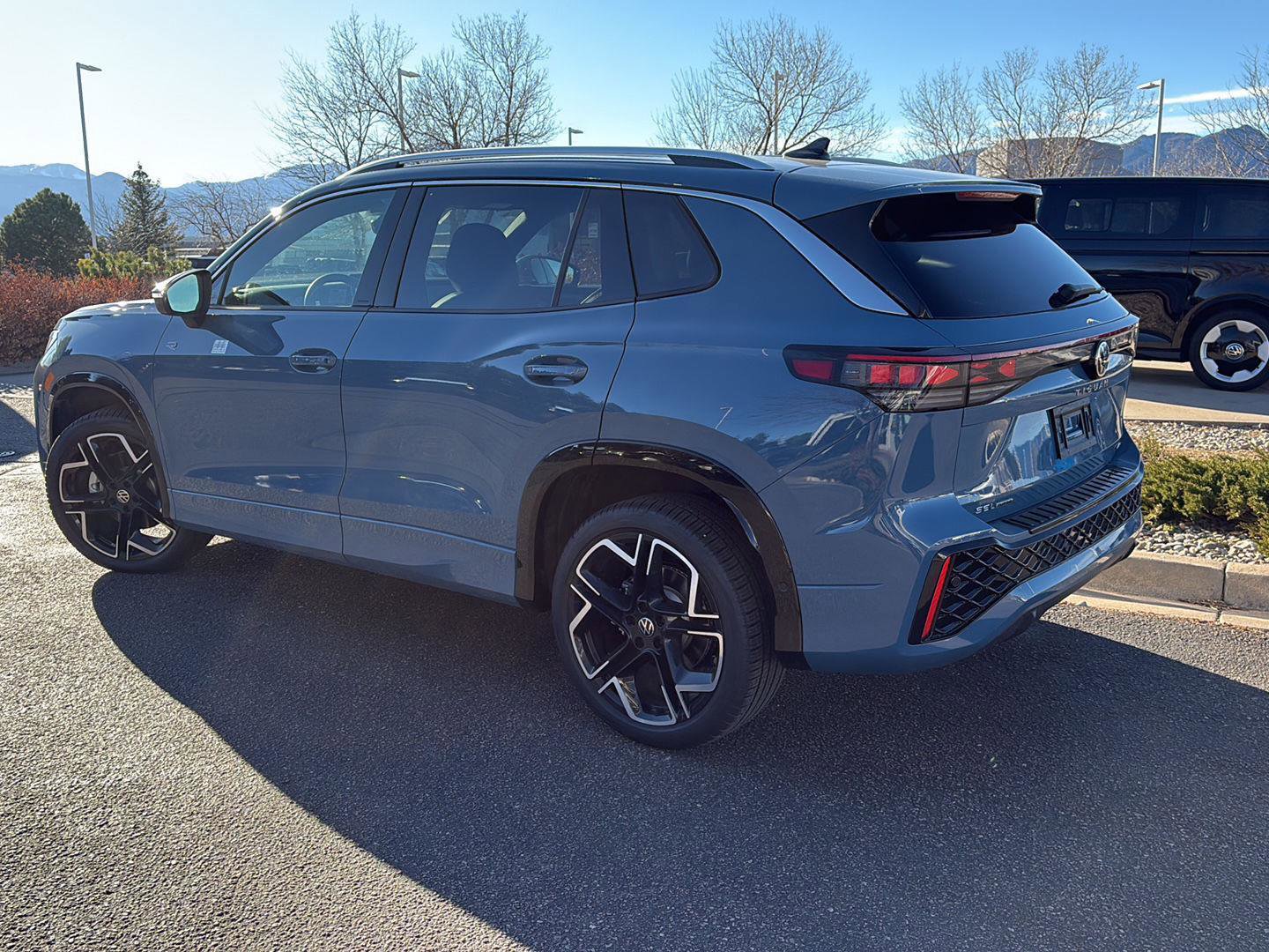 New 2026 Volkswagen Tiguan SEL R-Line image 4